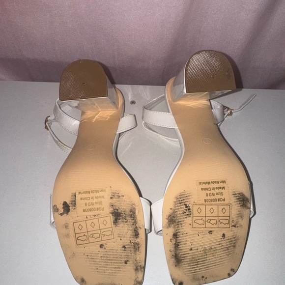 Journee Collection White Heels with Ankle Strap sz 8 - Picture 4 of 4